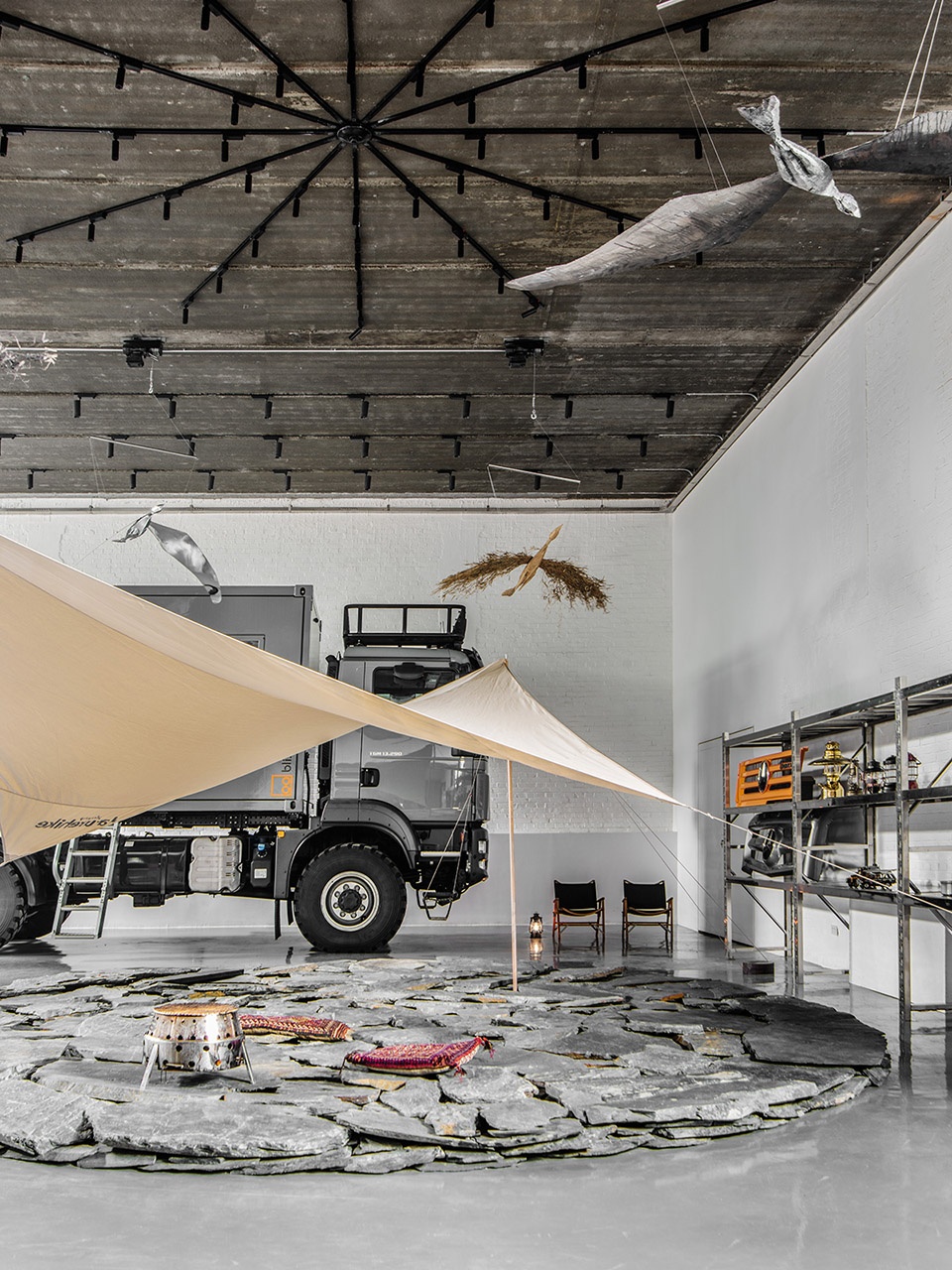 mercedes unimog showroom in beijing by guo ban er