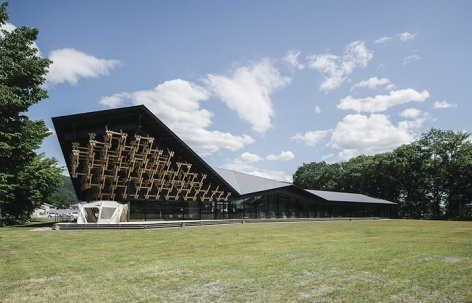 白马Snowpeak陆地站，日本 / 隈研吾建筑都市设计事务所