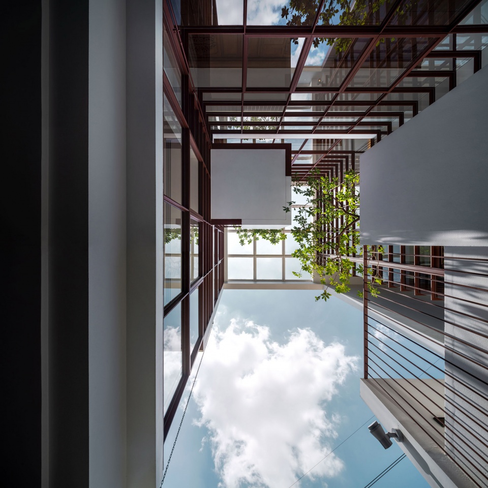 floated tree house by anonym studio