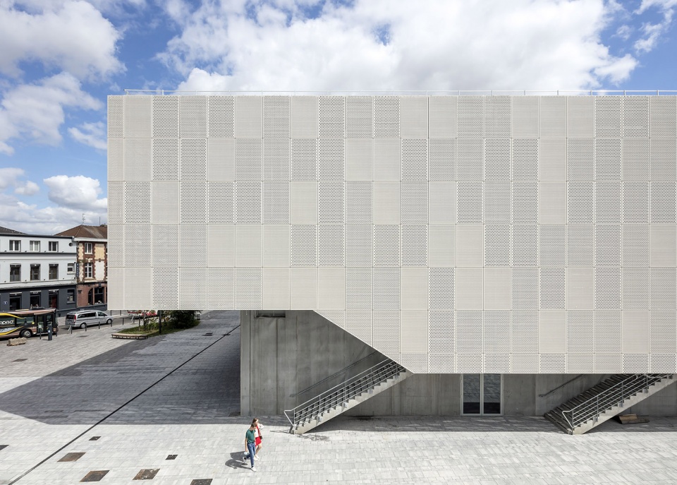 multiplex etoile cinemas by olivier palatre architectes