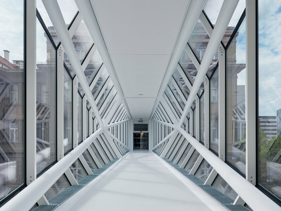 Connecting Footbridges UCT Prague ov a
