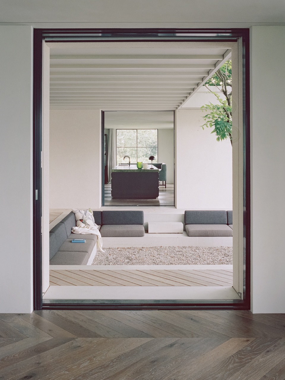 house at a vineyard by think architecture