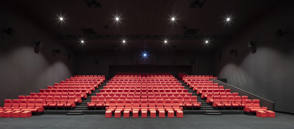 multiplex etoile cinemas by olivier palatre architectes
