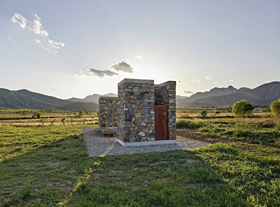 Toilets with a view guòbénér