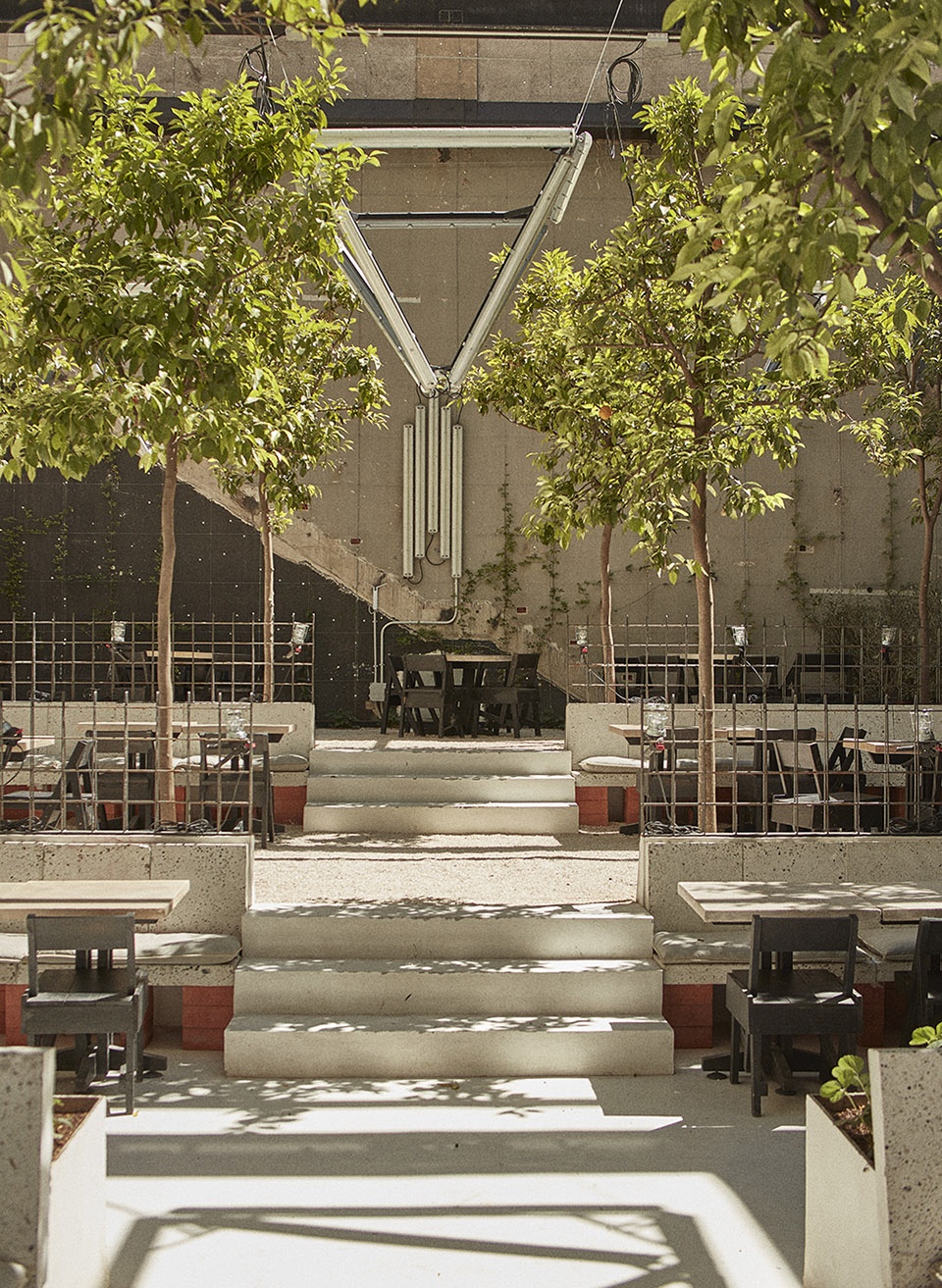 mo de movimiento restaurant by lucas munoz
