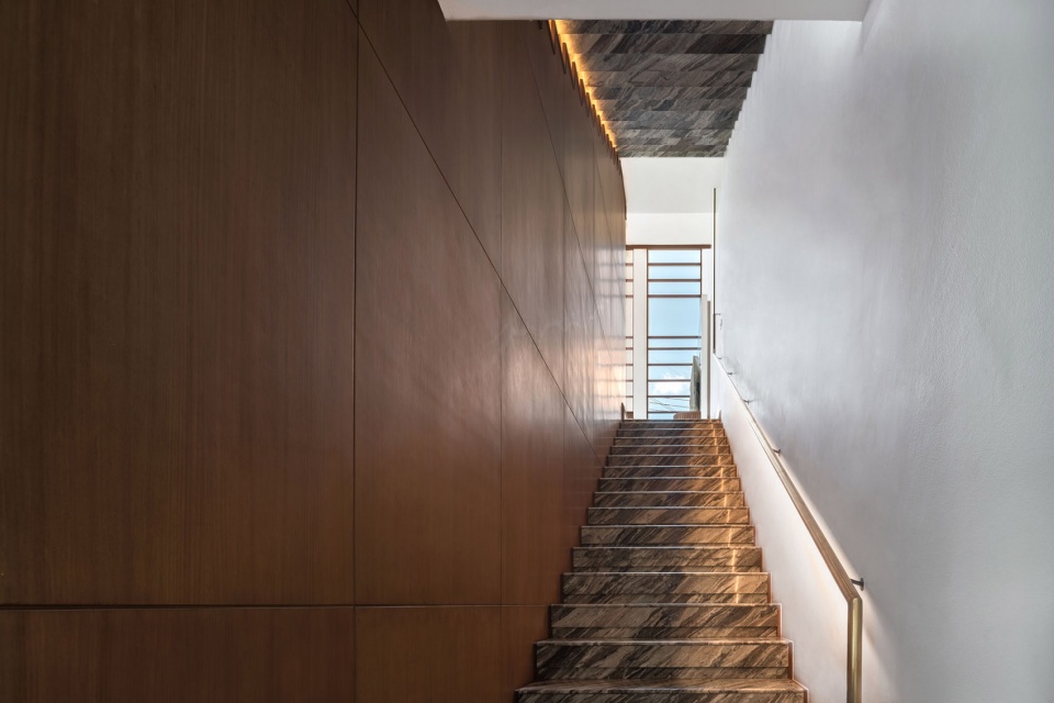 floated tree house by anonym studio