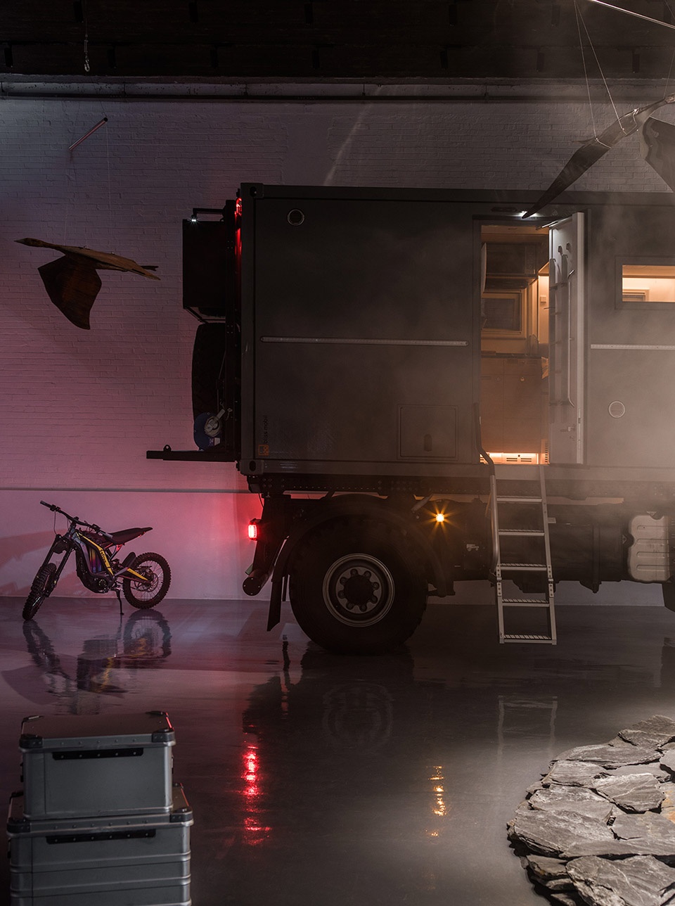mercedes unimog showroom in beijing by guo ban er