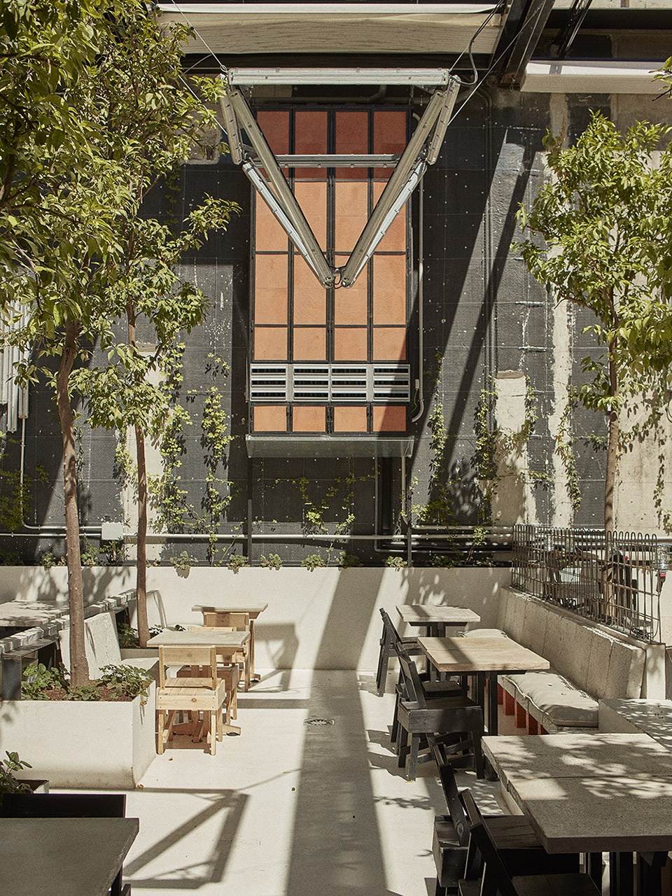 mo de movimiento restaurant by lucas munoz