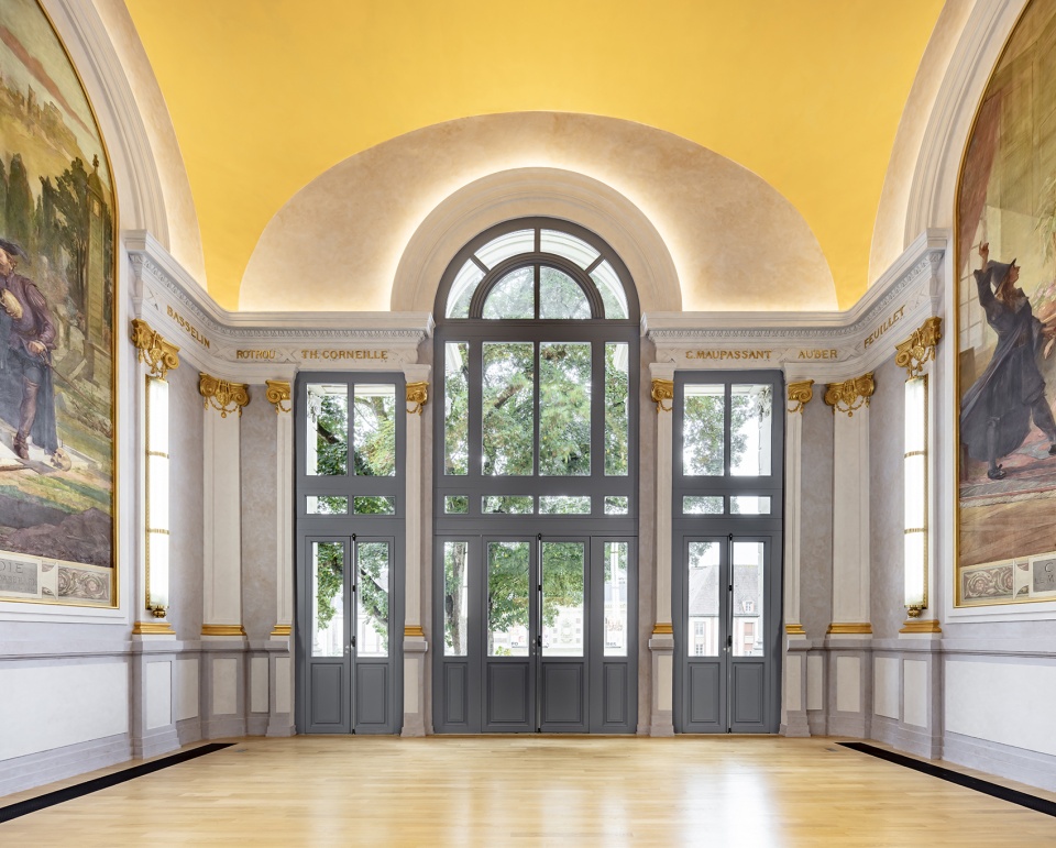 renovation of theater legendre by opus 5 architects