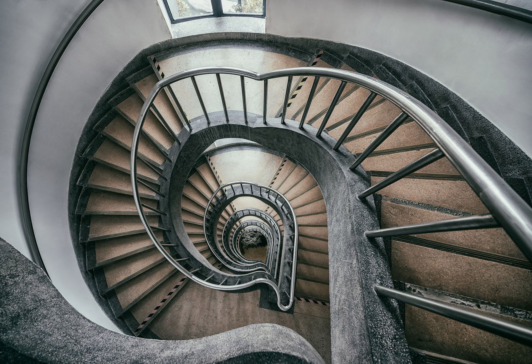 旋转楼梯 / 昊然建筑空间摄影