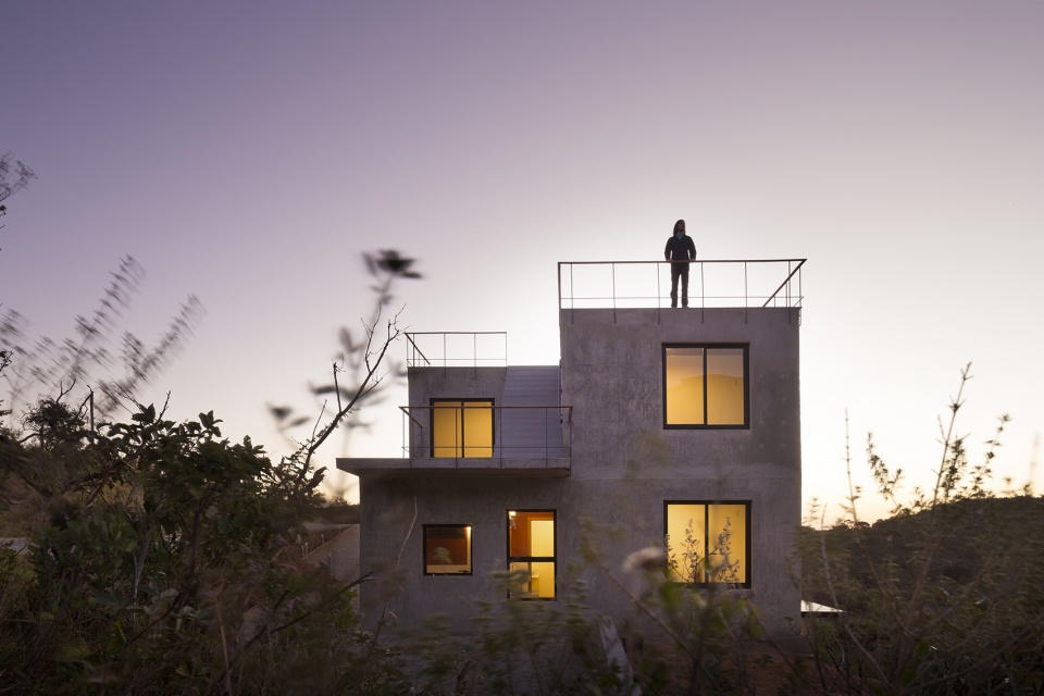 cerrado house by vazio sa