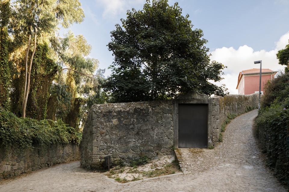 golgota by floret architecture