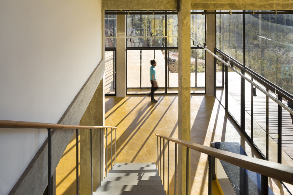 cerrado house by vazio sa
