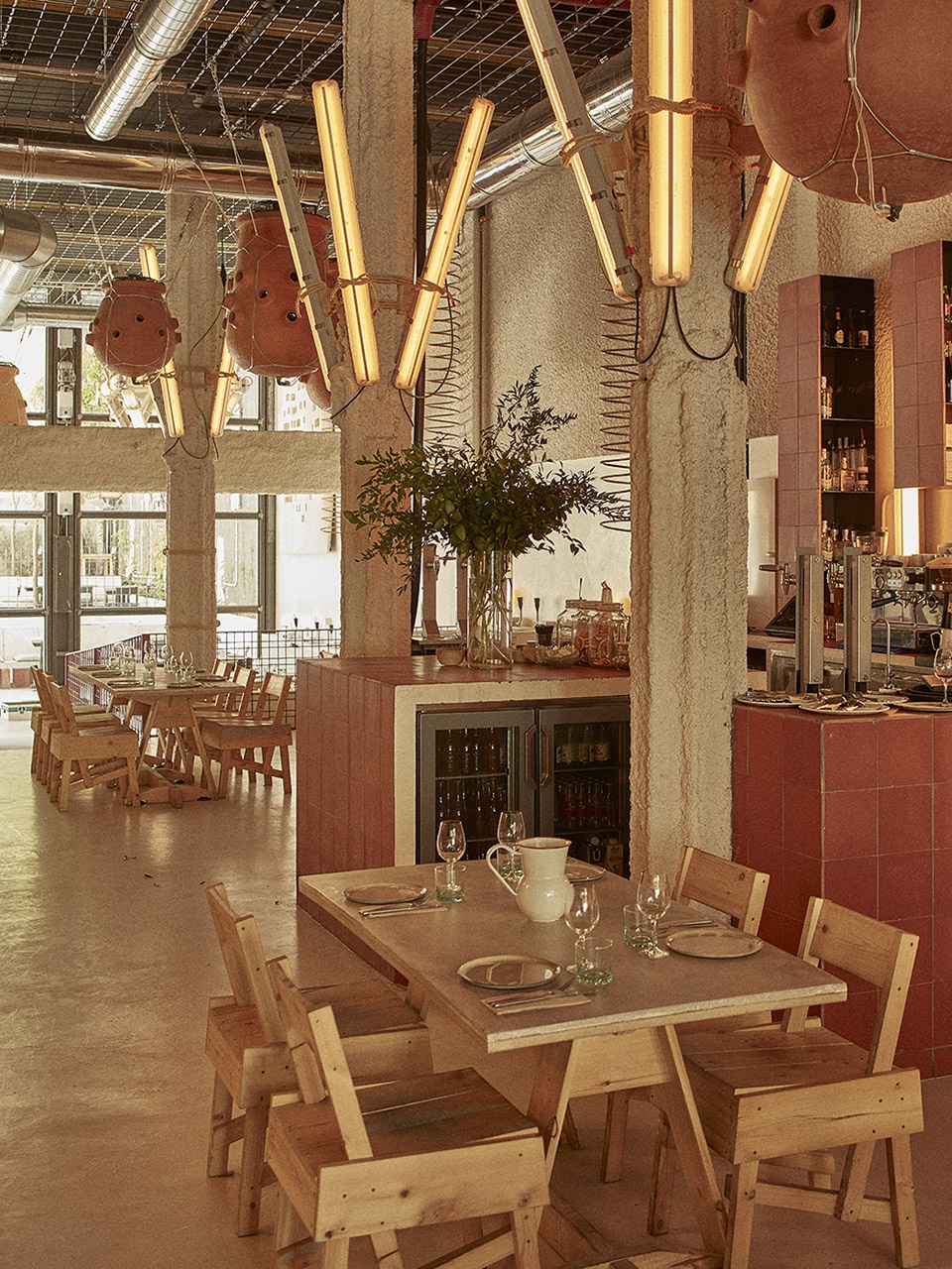 mo de movimiento restaurant by lucas munoz