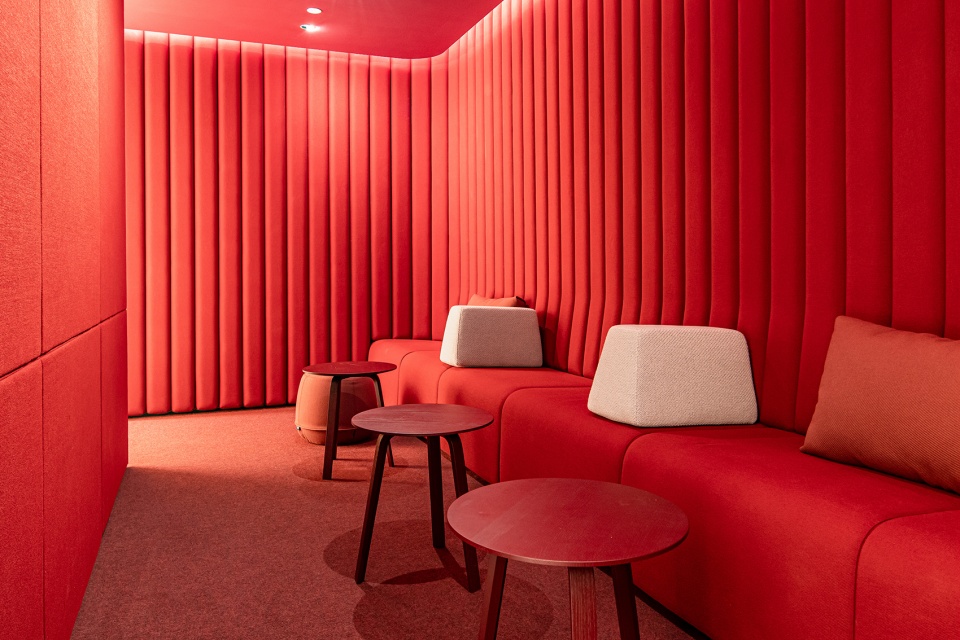 nio tianjin flagship store by raams architecture studio