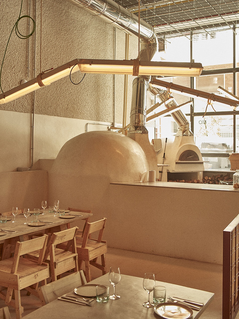 mo de movimiento restaurant by lucas munoz