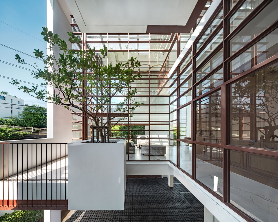 floated tree house by anonym studio