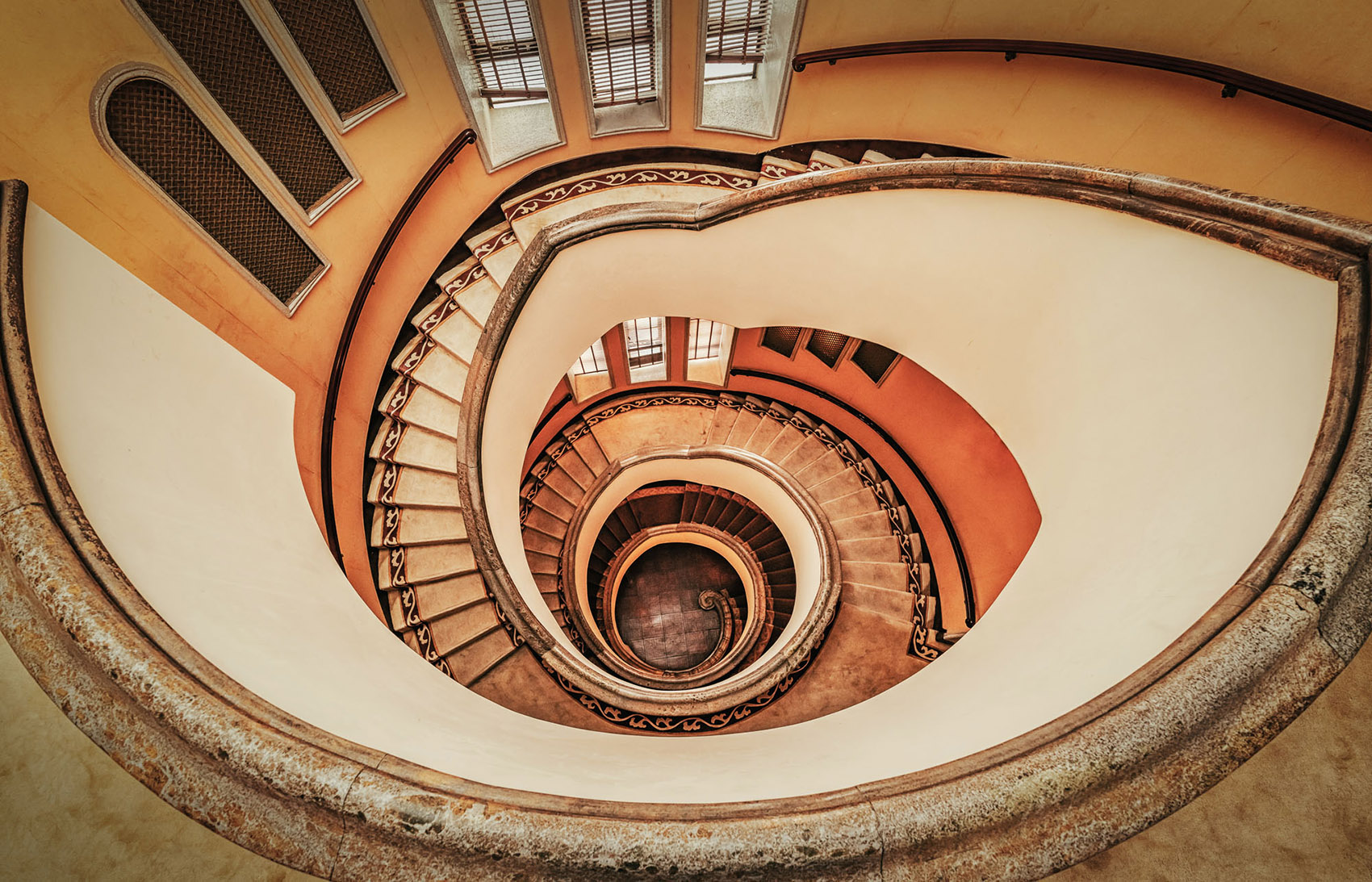 旋转楼梯 / 昊然建筑空间摄影