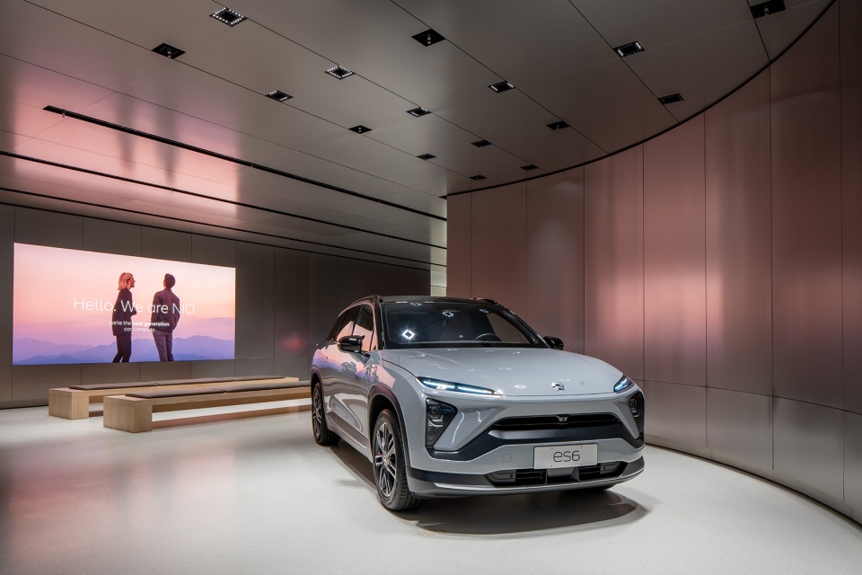 nio tianjin flagship store by raams architecture studio
