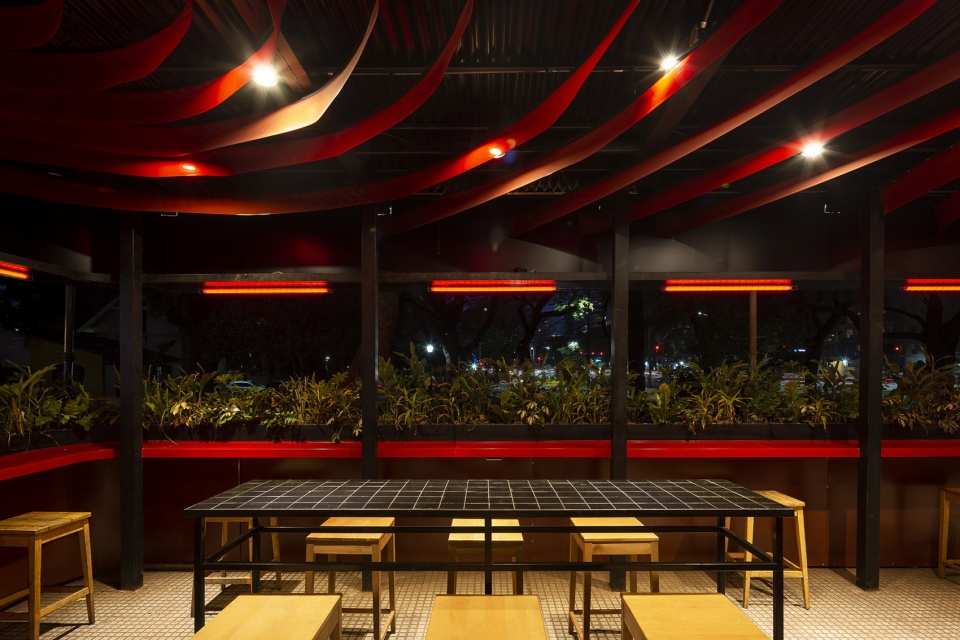 outside restaurant in buenos aires by hitzig militello architectsoutside restaurant in buenos aires by hitzig militello architects