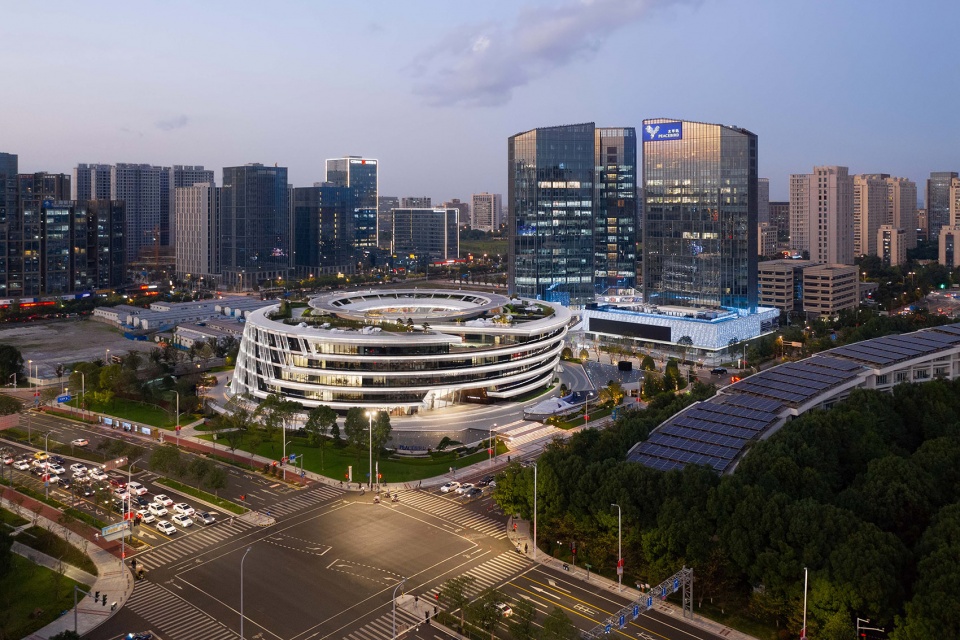 peacebird fashion centre china by daniel statham architects