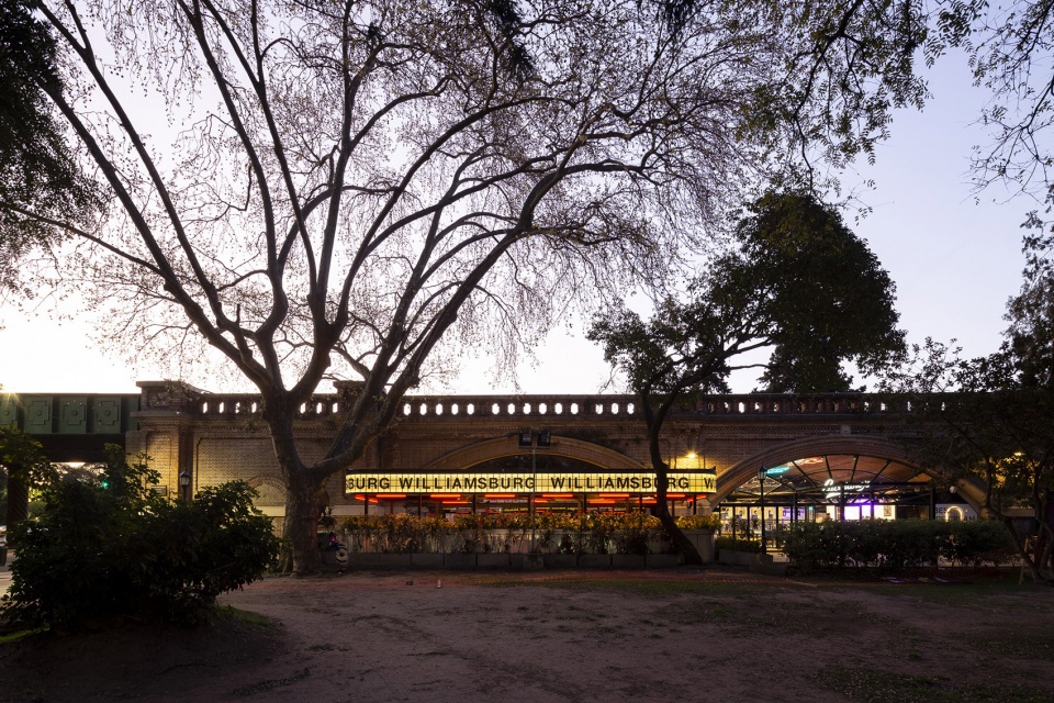 outside restaurant in buenos aires by hitzig militello architectsoutside restaurant in buenos aires by hitzig militello architects