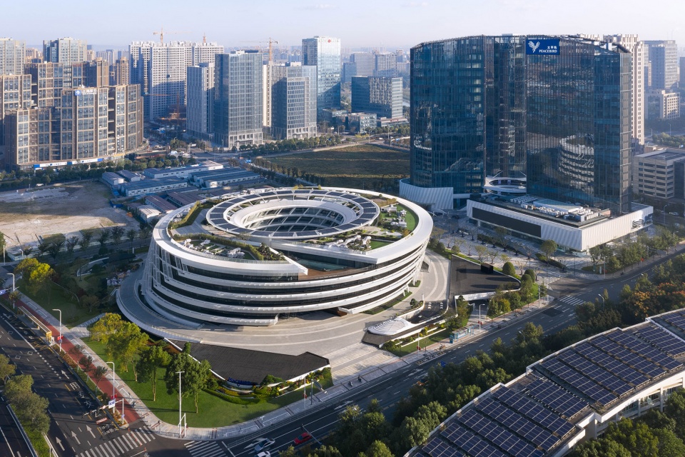peacebird fashion centre china by daniel statham architects