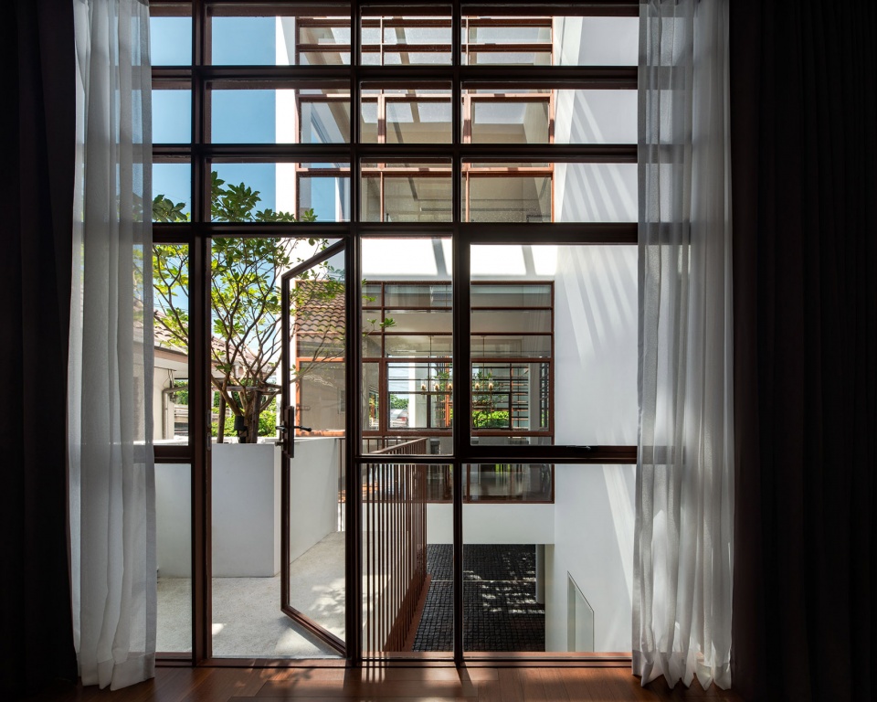 floated tree house by anonym studio