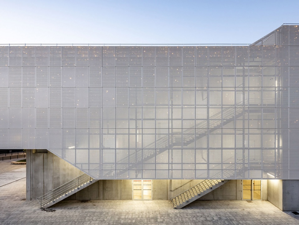 multiplex etoile cinemas by olivier palatre architectes