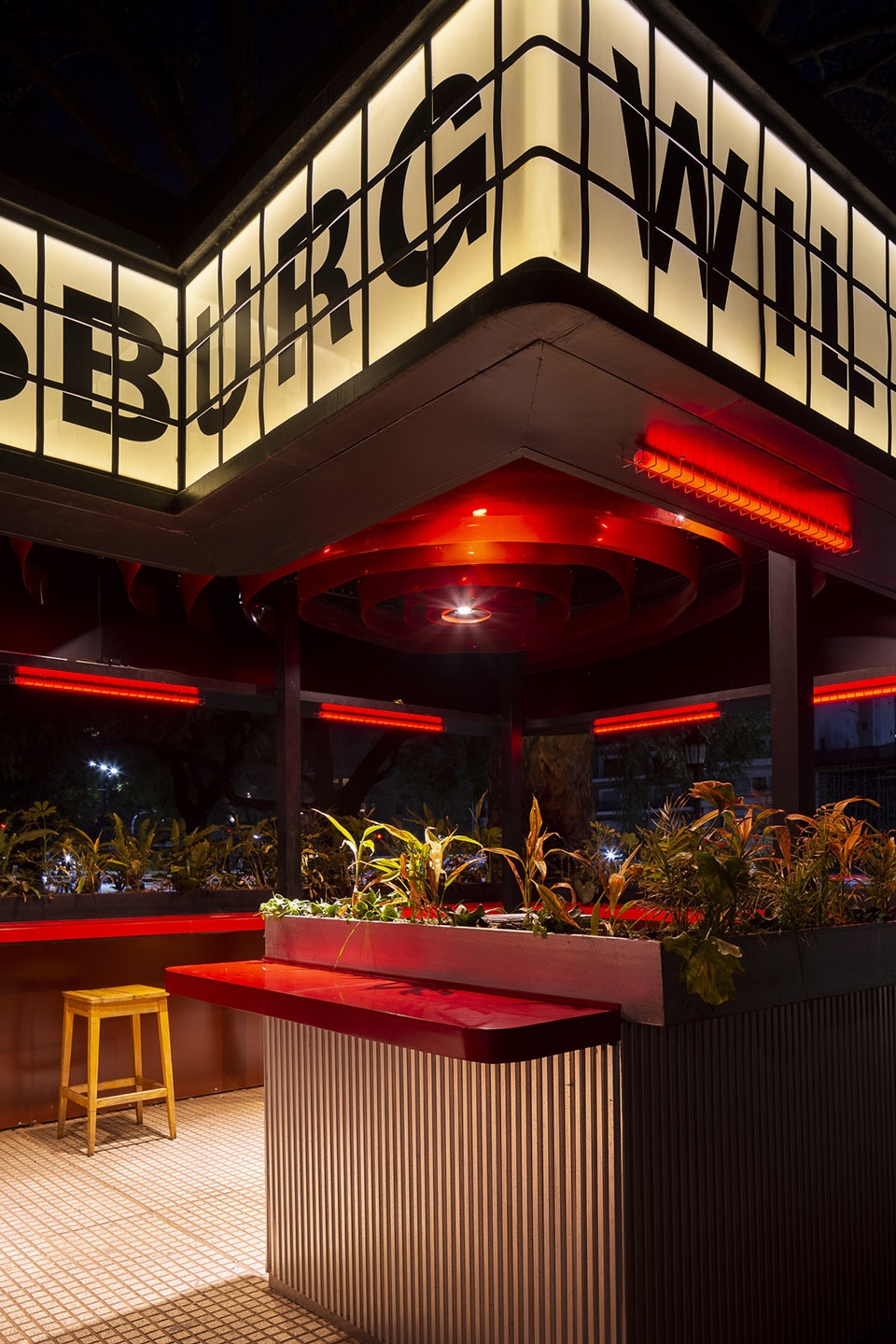 outside restaurant in buenos aires by hitzig militello architectsoutside restaurant in buenos aires by hitzig militello architects