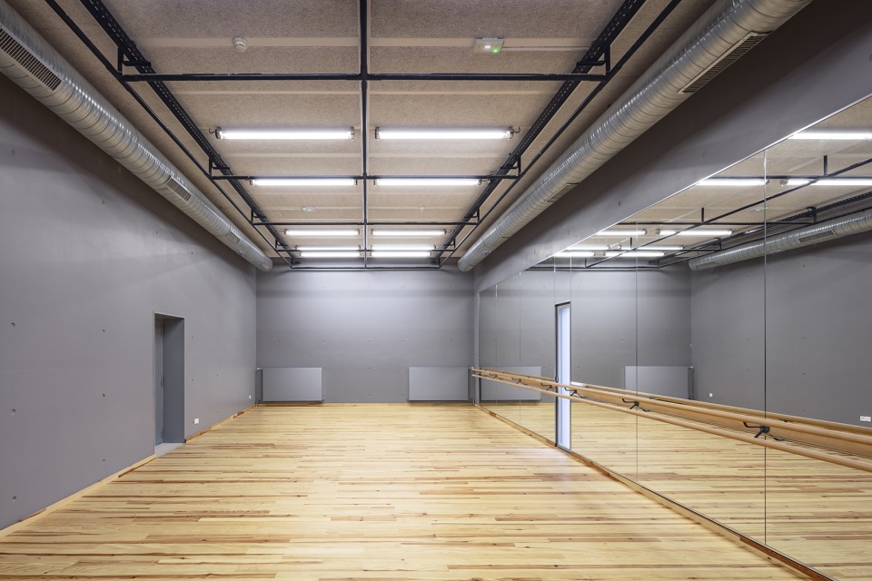 renovation of theater legendre by opus 5 architects