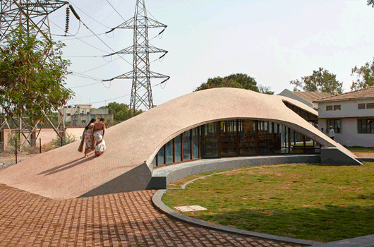 maya somaiya library sharda school by sameep padora associates