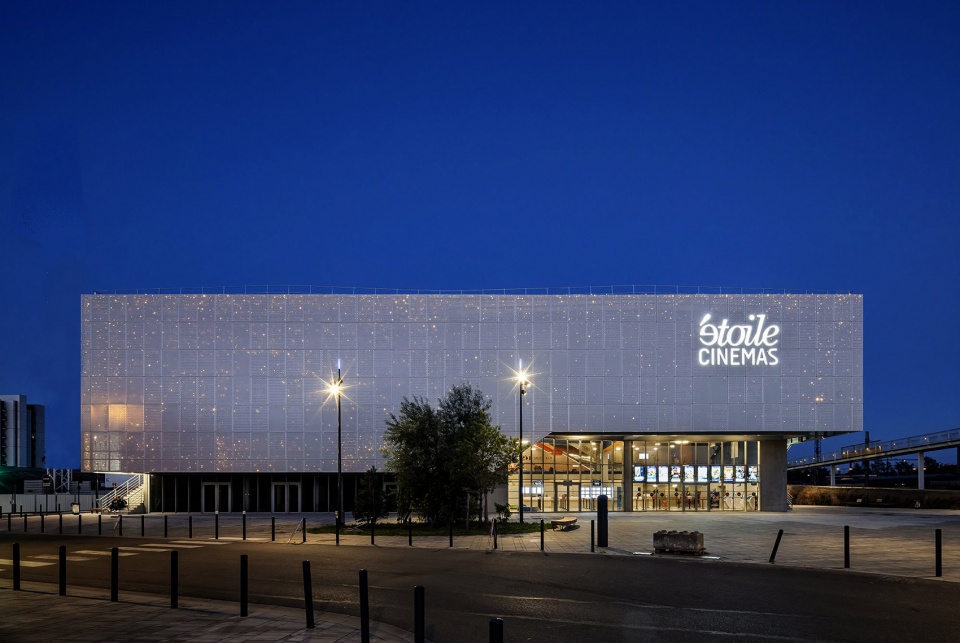 multiplex etoile cinemas by olivier palatre architectes