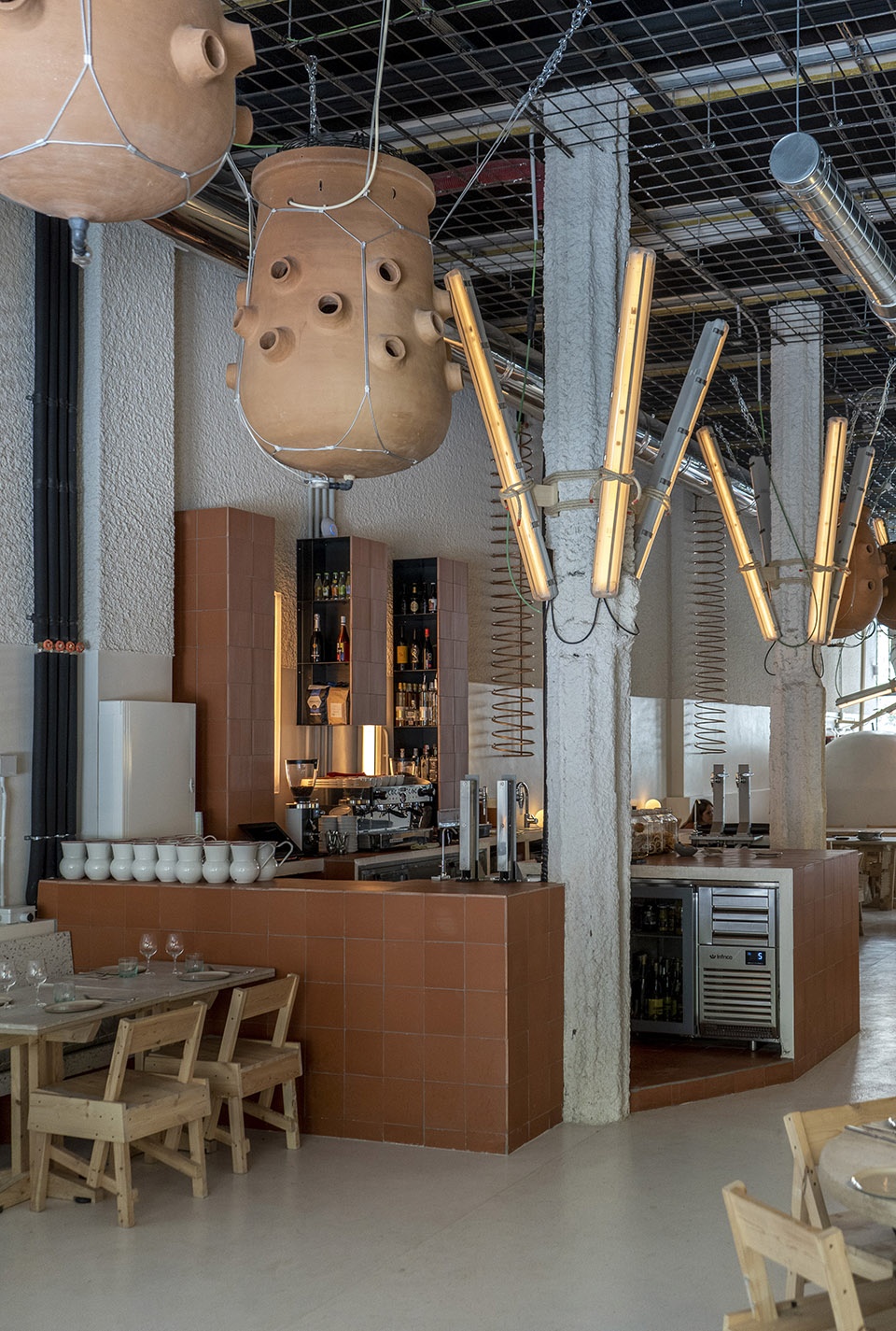 mo de movimiento restaurant by lucas munoz