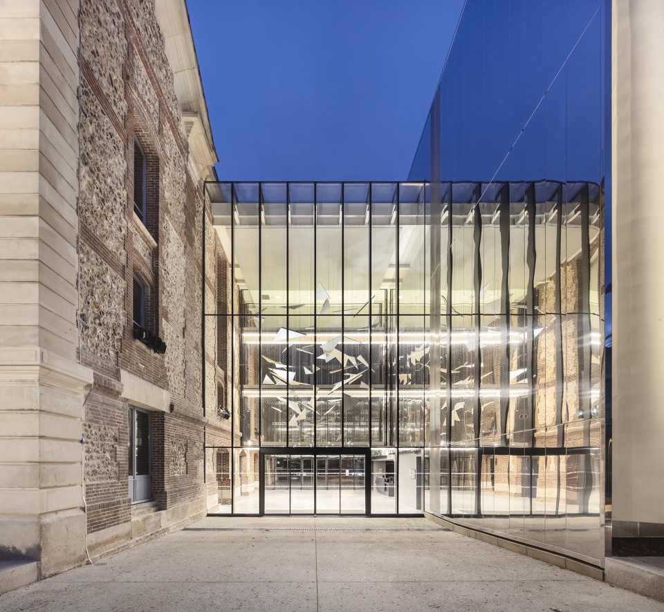 renovation of theater legendre by opus 5 architects