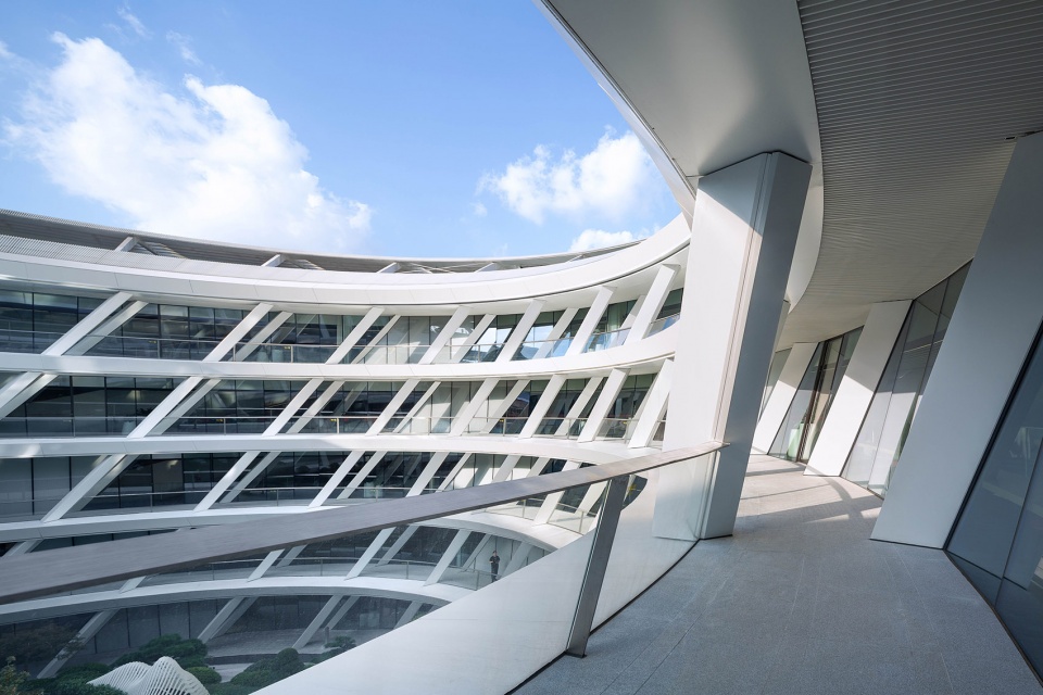 peacebird fashion centre china by daniel statham architects