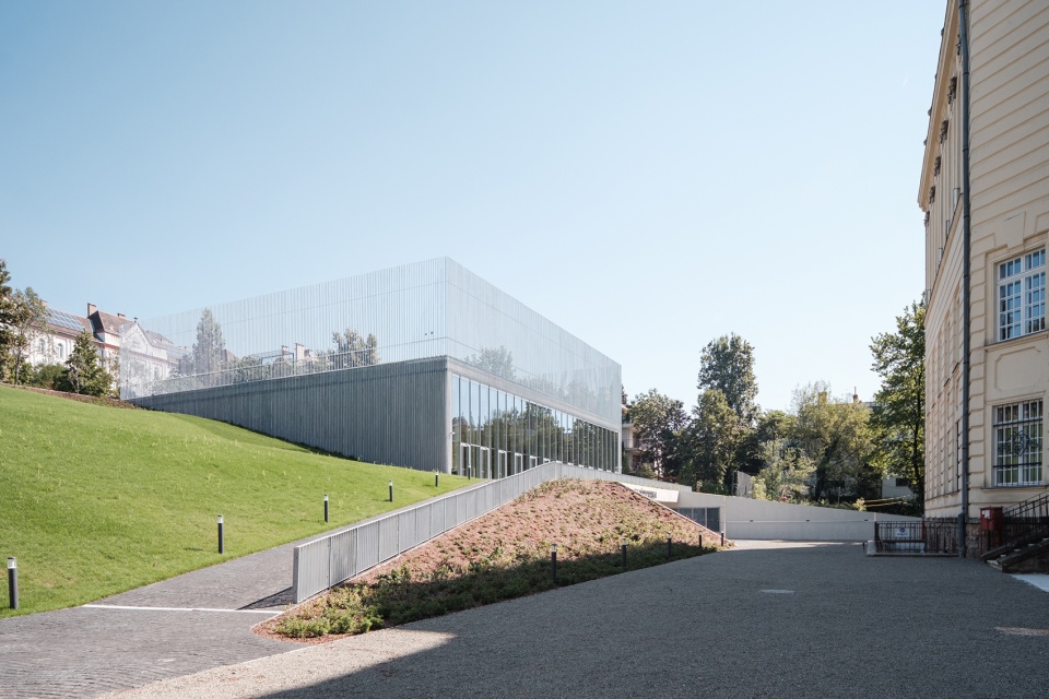 saint gellert hall by epitesz studio