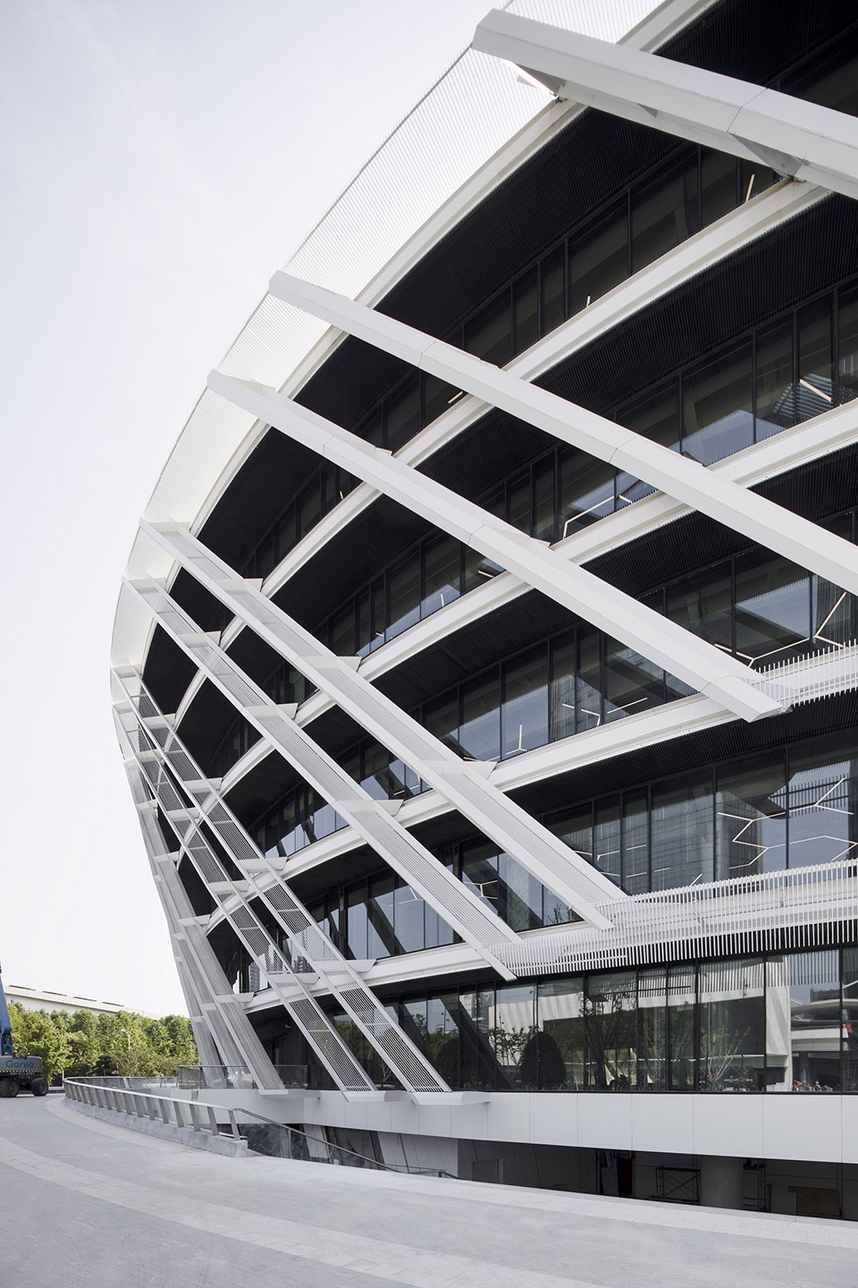 peacebird fashion centre china by daniel statham architects