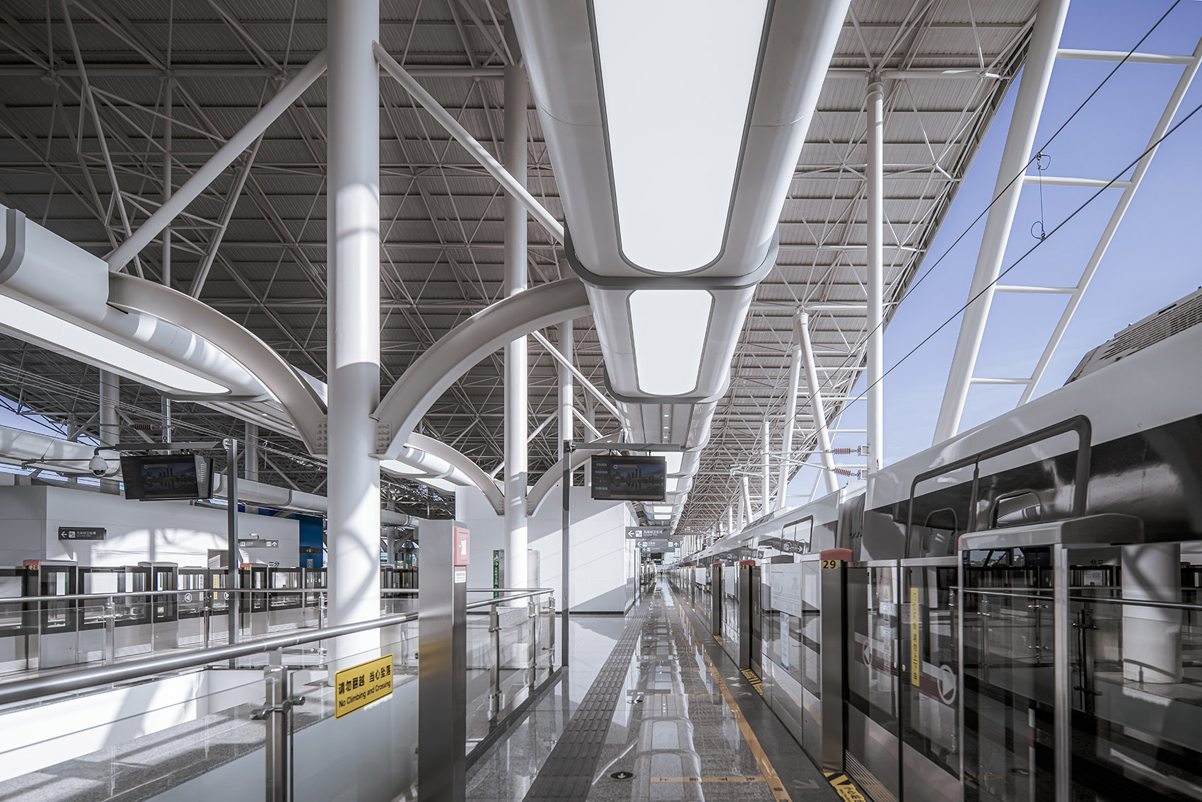 Chengdu Metro Line 18, China by J&A 谷德设计网