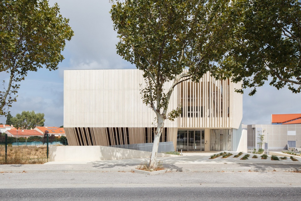 space guy moquet france by oeco architectes 1