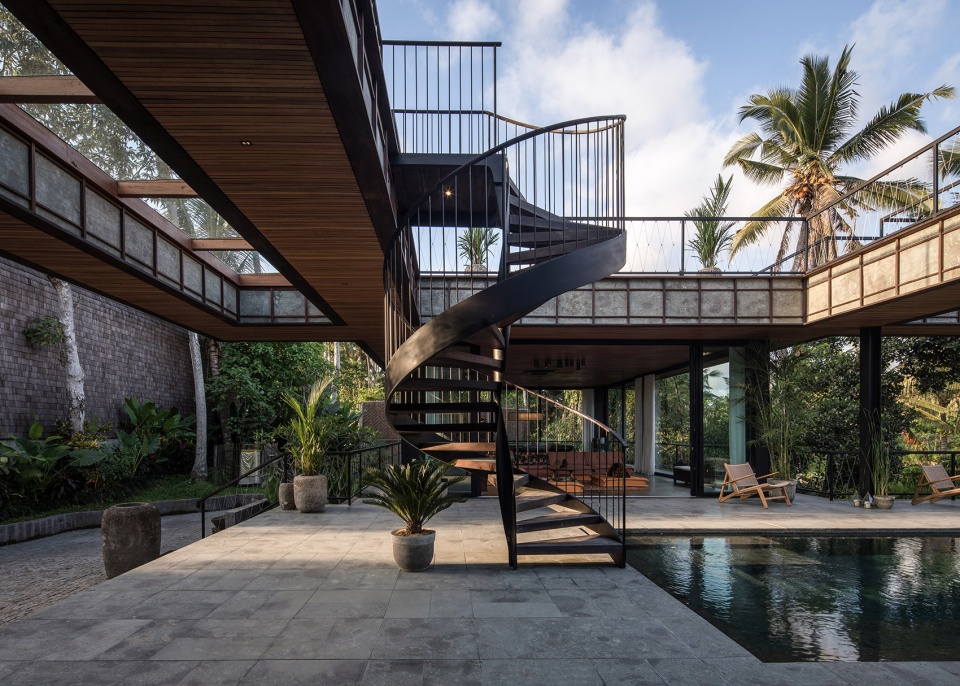 bond house bali by alexis dornier