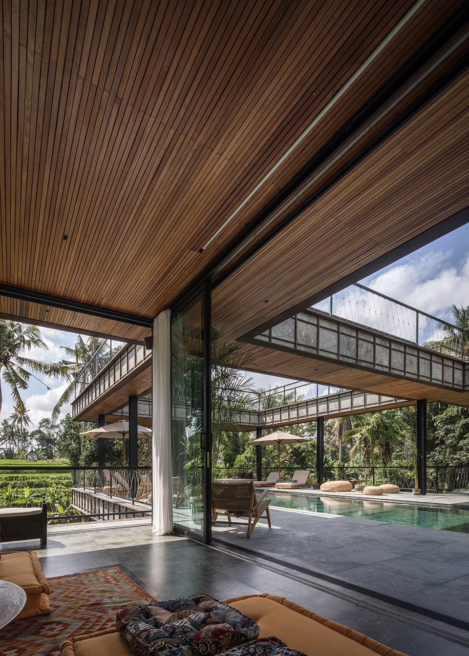 bond house bali by alexis dornier