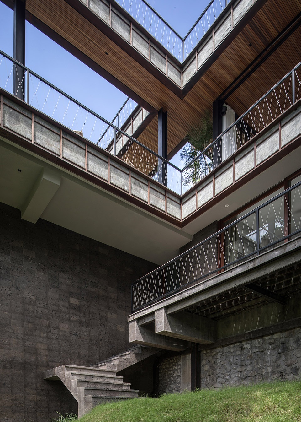 bond house bali by alexis dornier