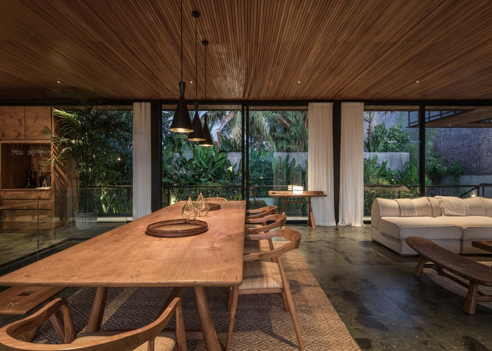 bond house bali by alexis dornier