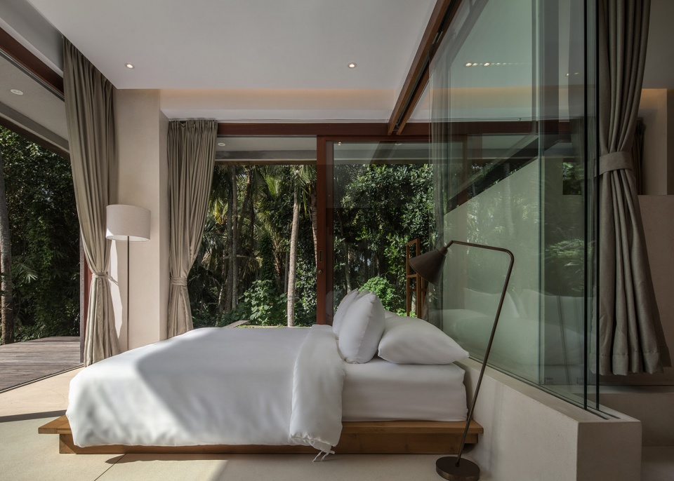 bond house bali by alexis dornier
