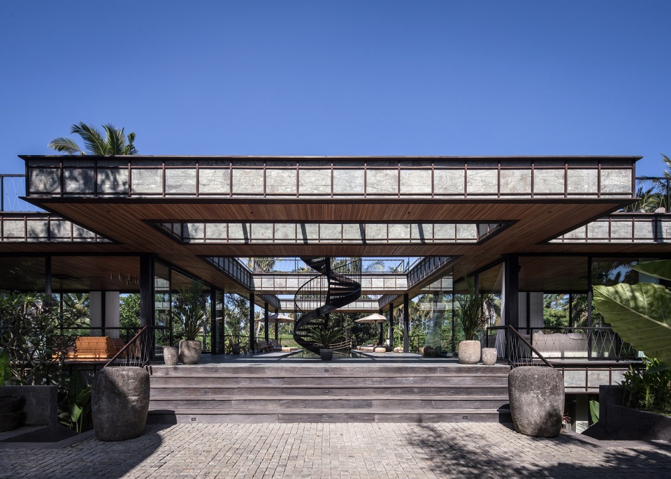 bond house bali by alexis dornier