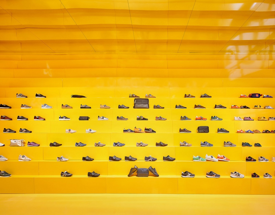 step store 12 mcarthurglen designer outlet malaga by studio animal