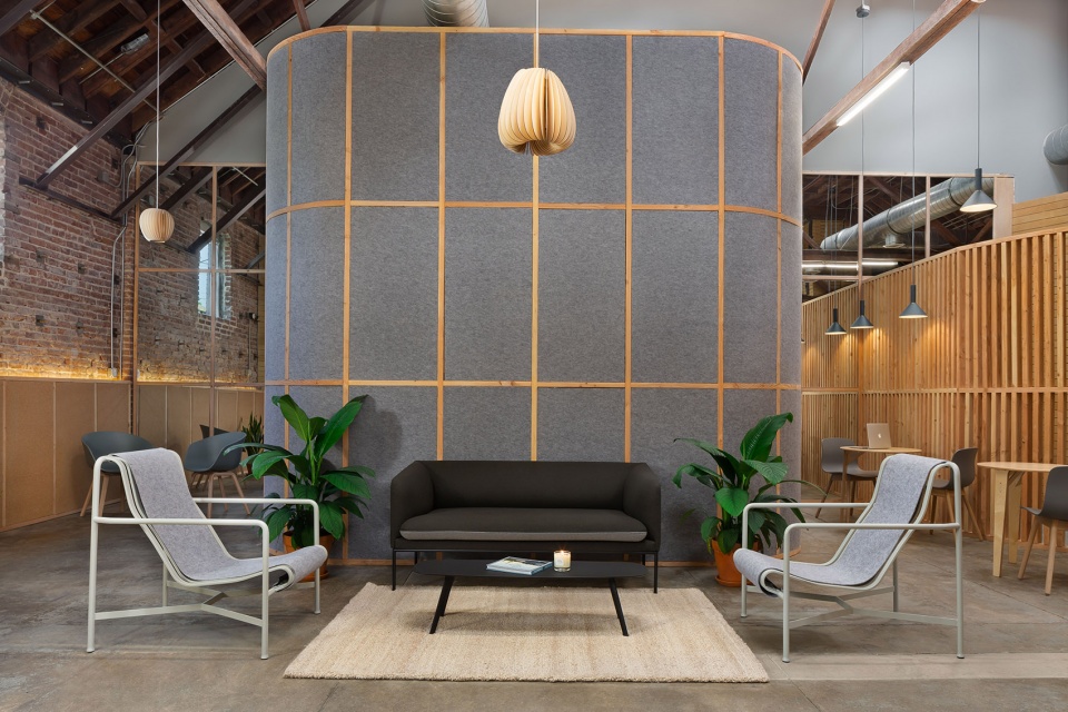 Big and Tiny Silverlake by ZOOCO ESTUDIO