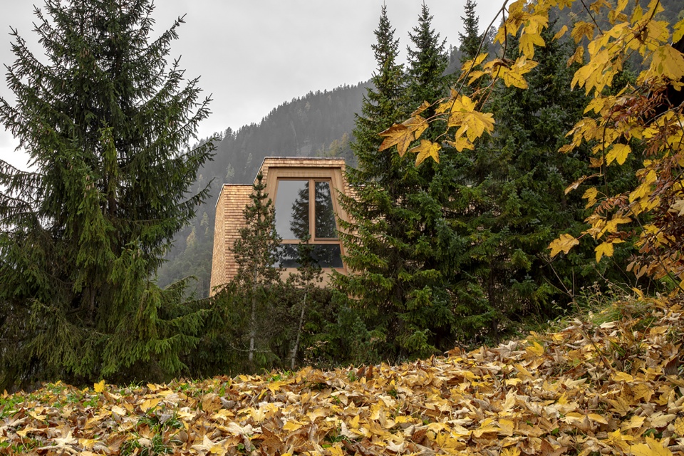 ciasa aqua bad cortina by pedevilla architects