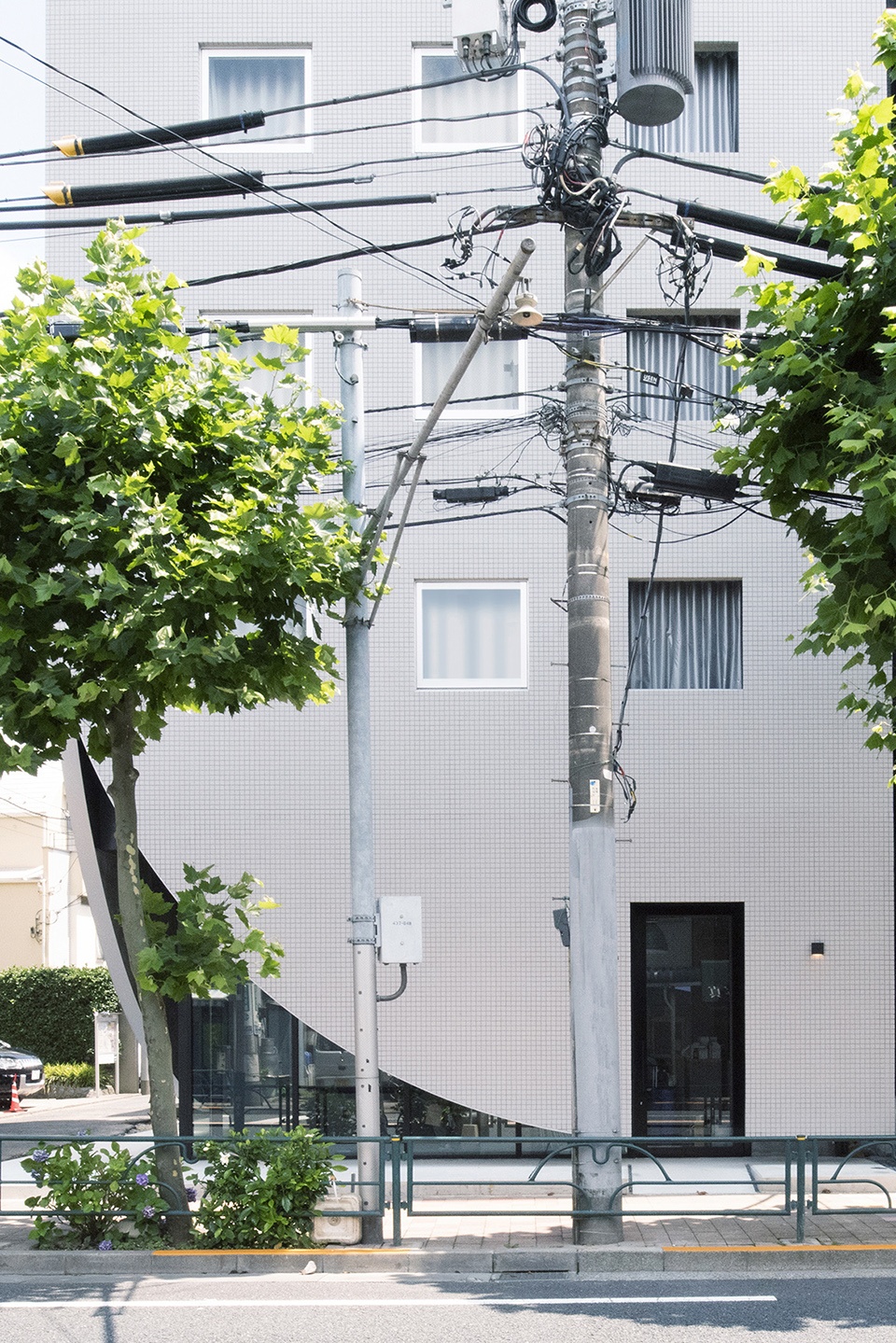lighthouse tokyo by ysla architects 1